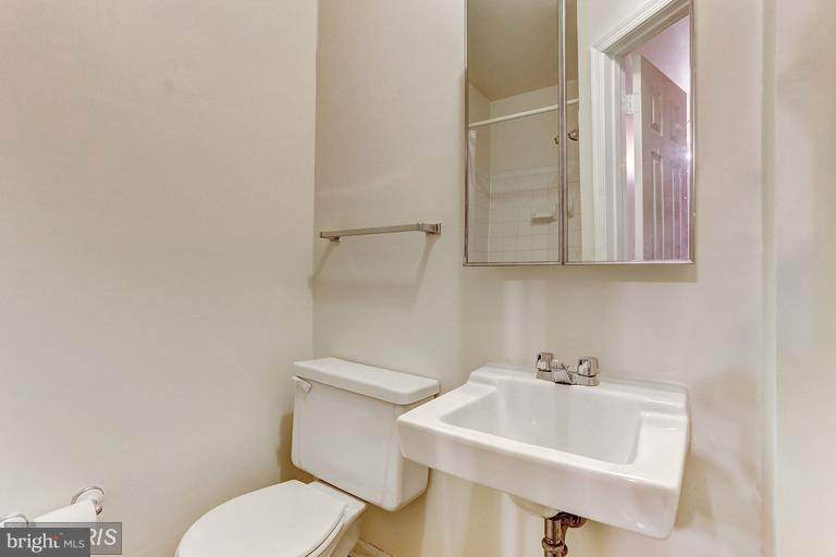 WHISKEY BOTTOM - Residential Lease