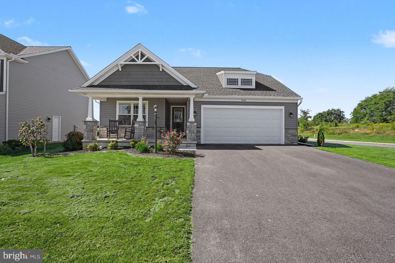 806 GREENWICH LANE