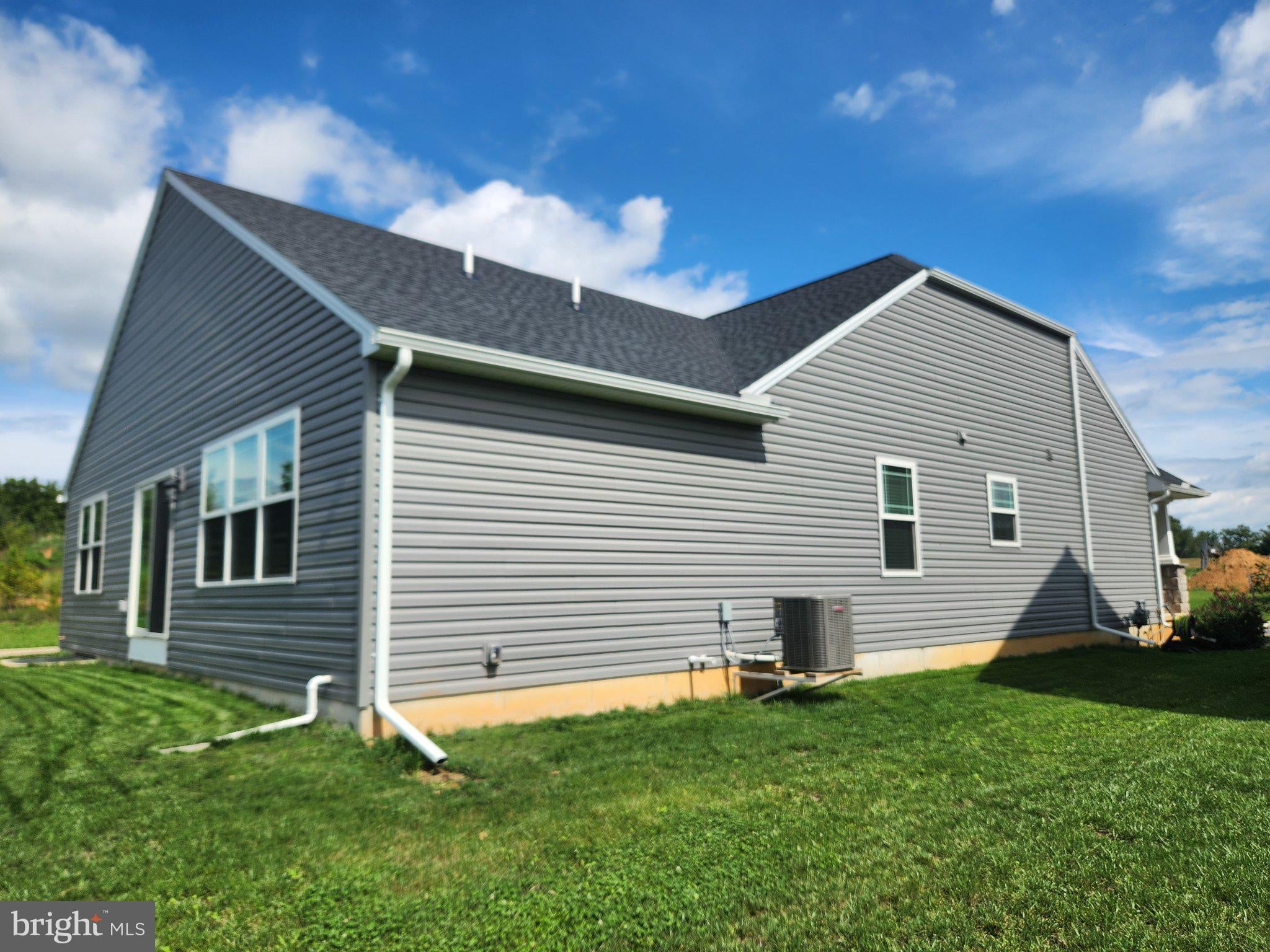 806 GREENWICH LANE