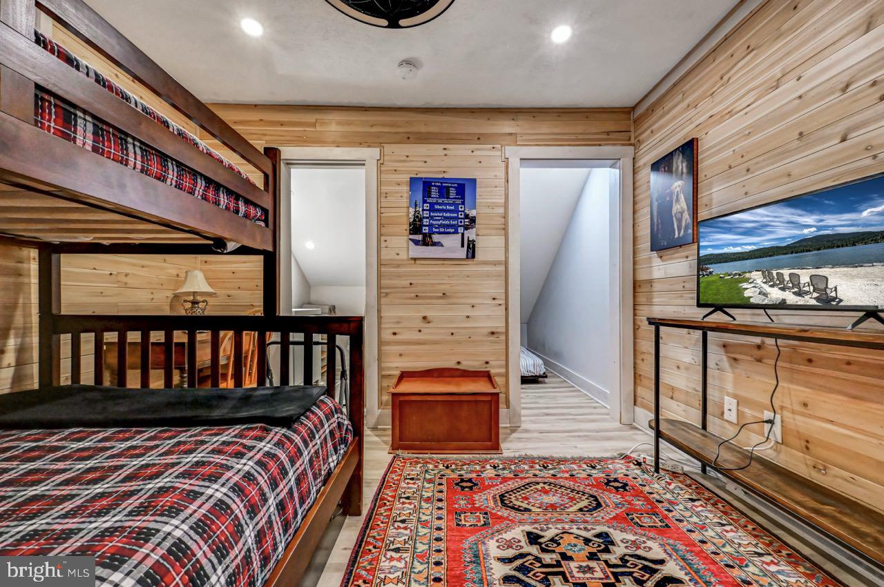 SNOW RIDGE VILLAGE - Residential