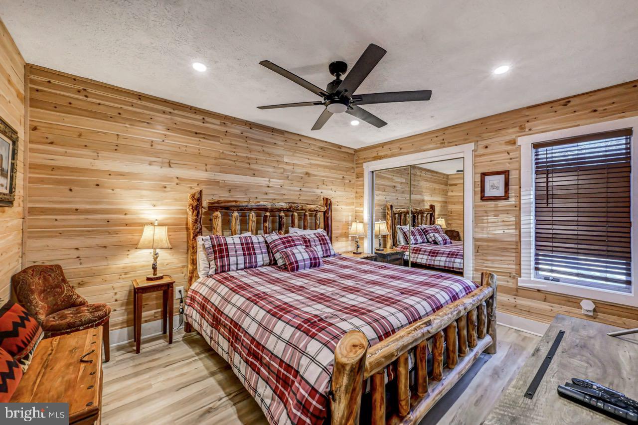 SNOW RIDGE VILLAGE - Residential