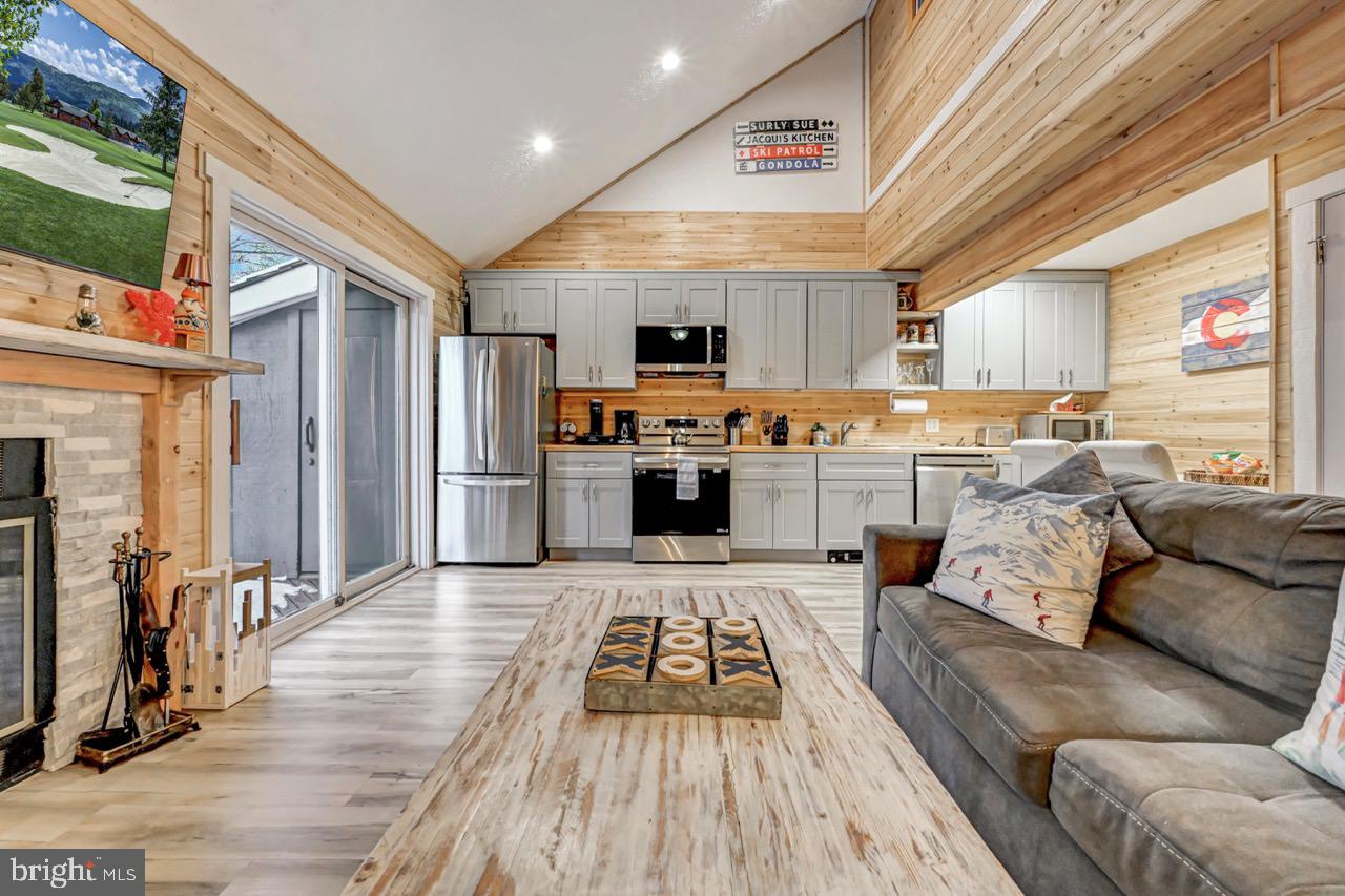 SNOW RIDGE VILLAGE - Residential