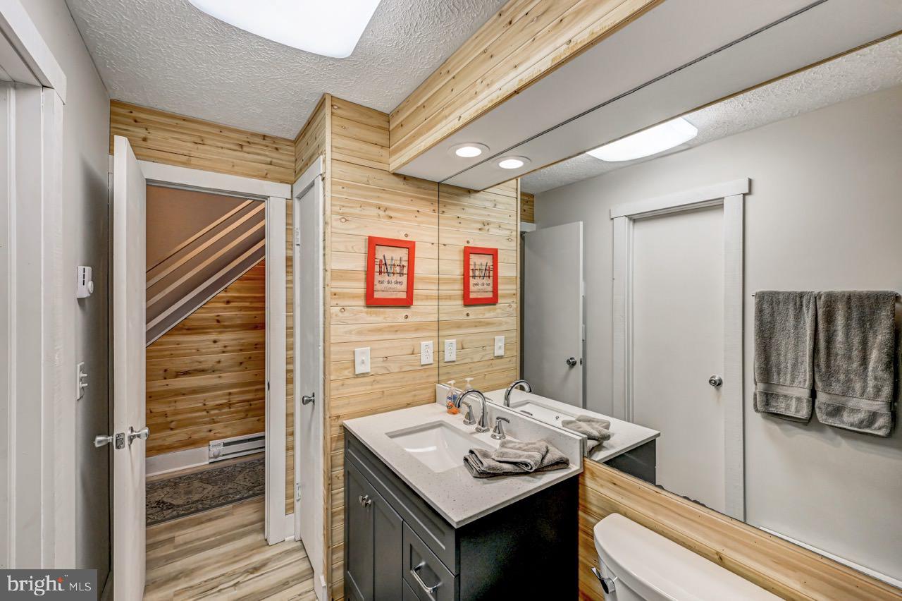 SNOW RIDGE VILLAGE - Residential