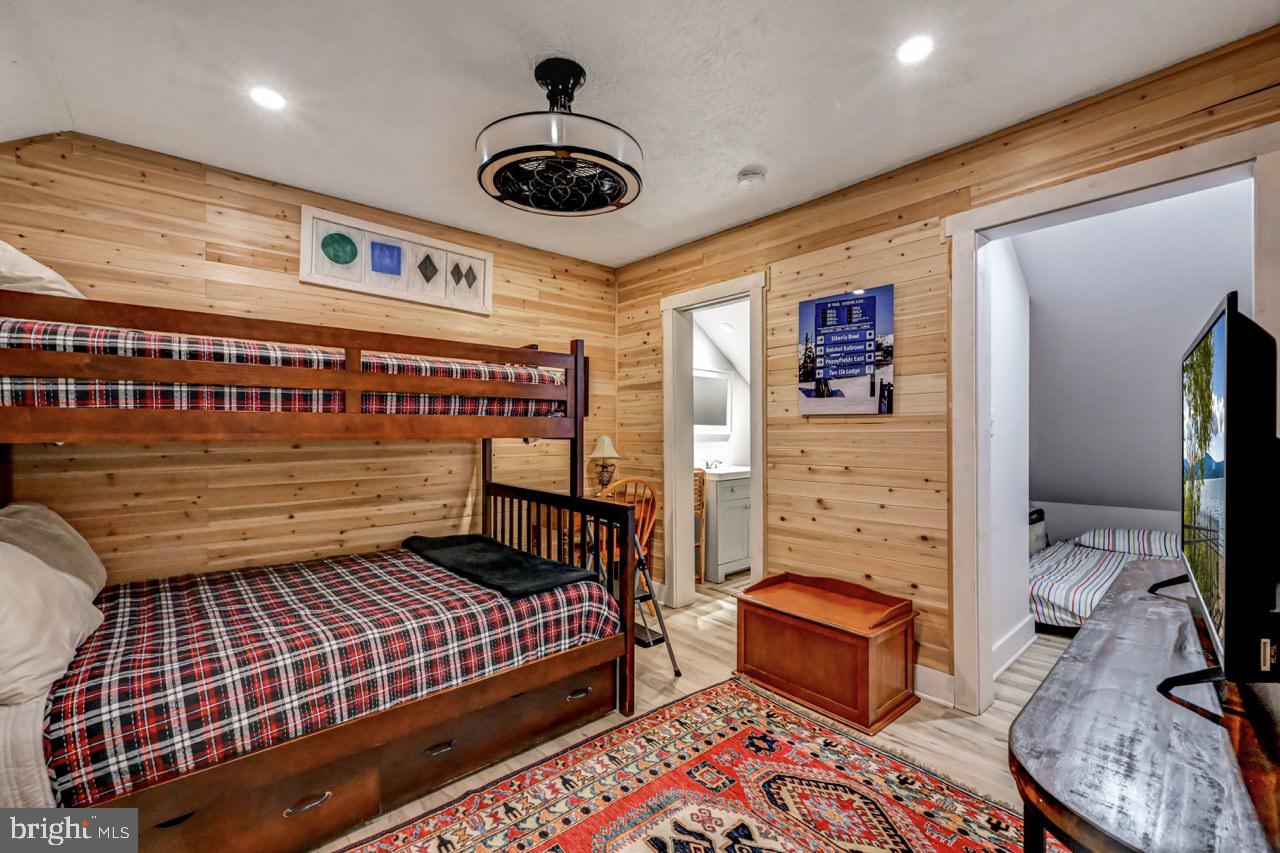 SNOW RIDGE VILLAGE - Residential