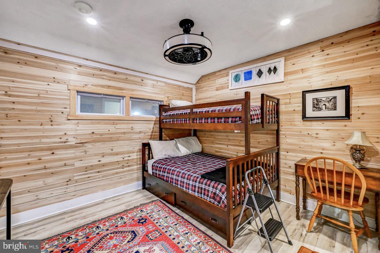 SNOW RIDGE VILLAGE - Residential