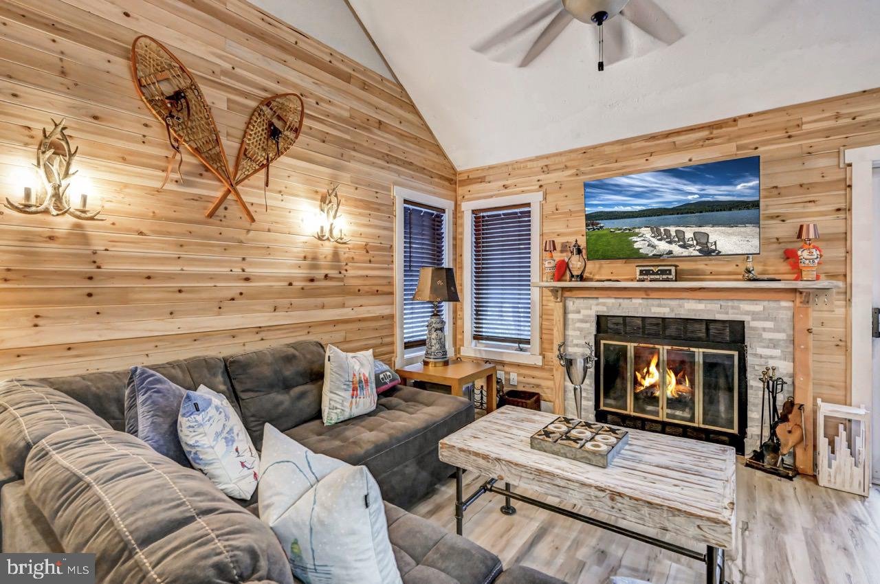 SNOW RIDGE VILLAGE - Residential