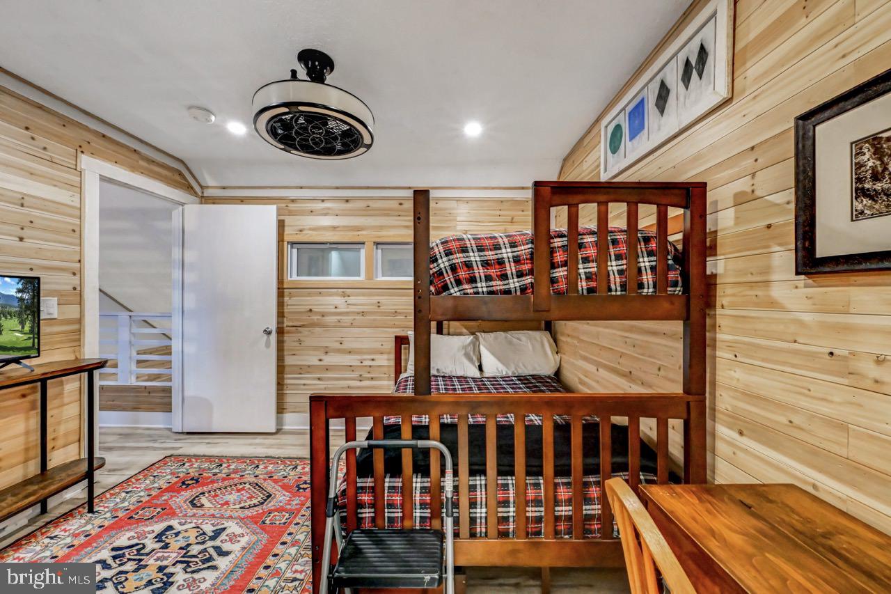 SNOW RIDGE VILLAGE - Residential