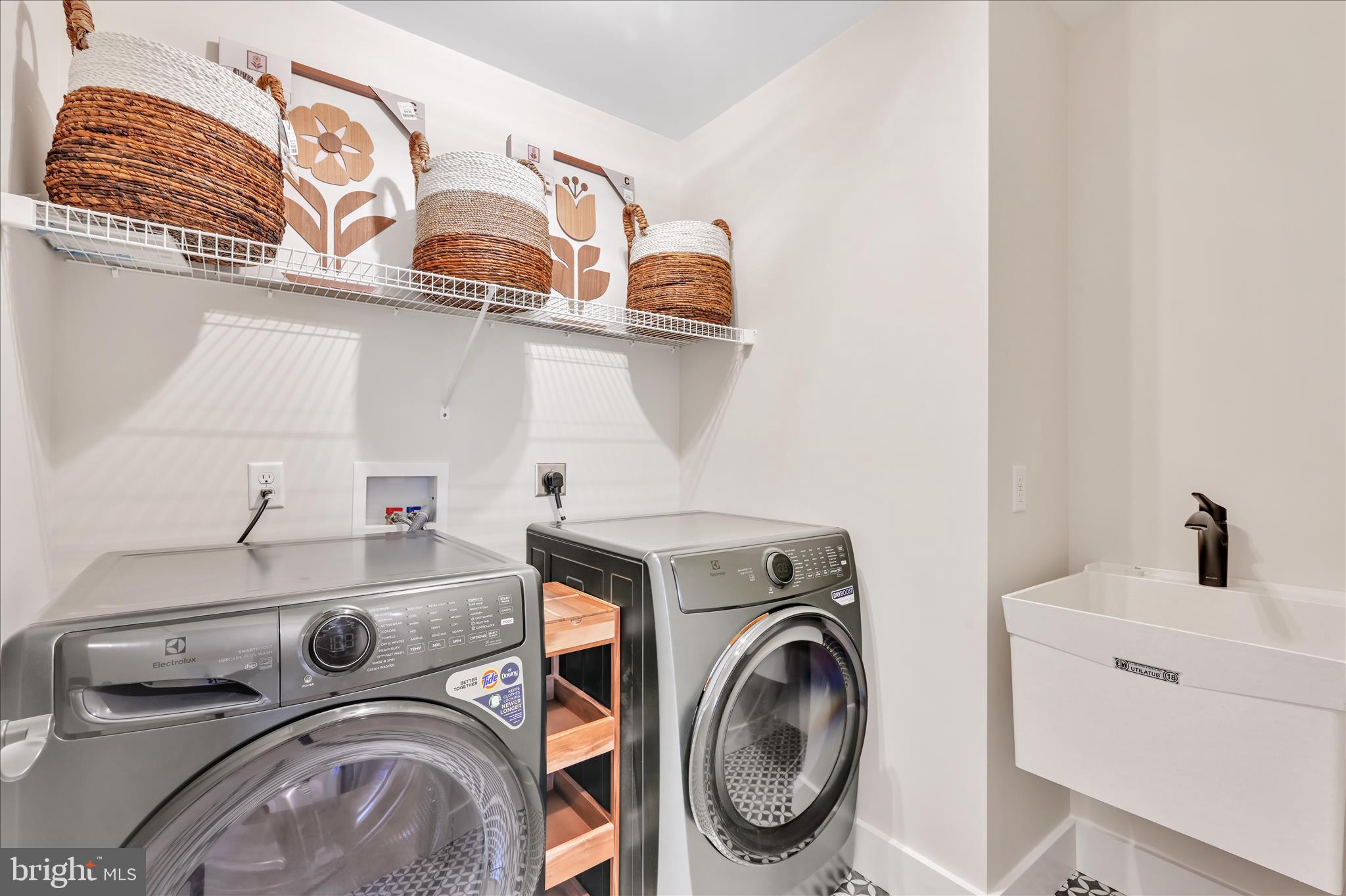 PIPING ROCKS - Residential