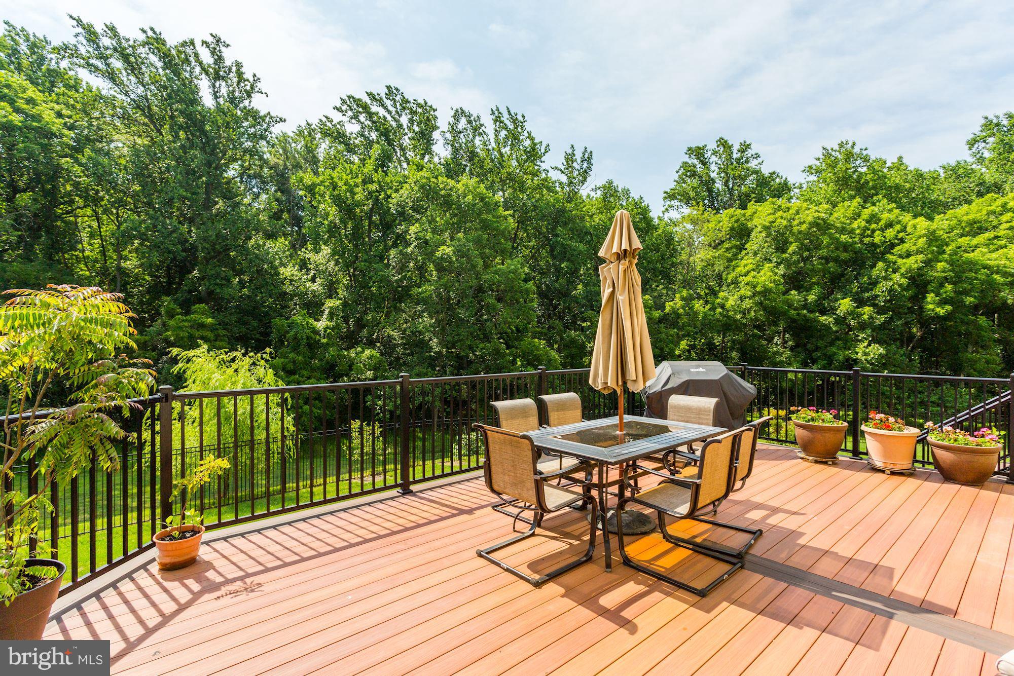 RIVERWOOD - Residential