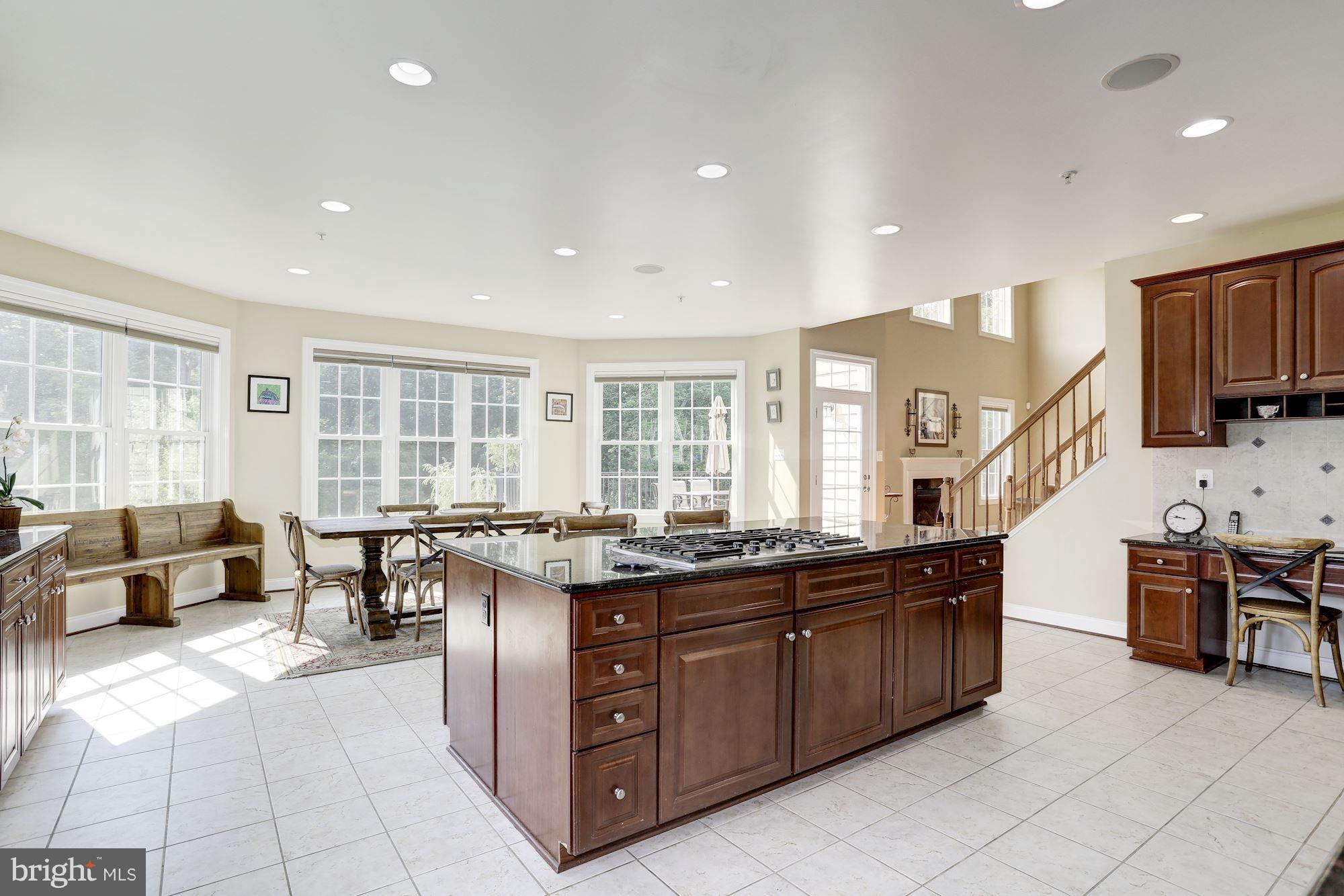 RIVERWOOD - Residential