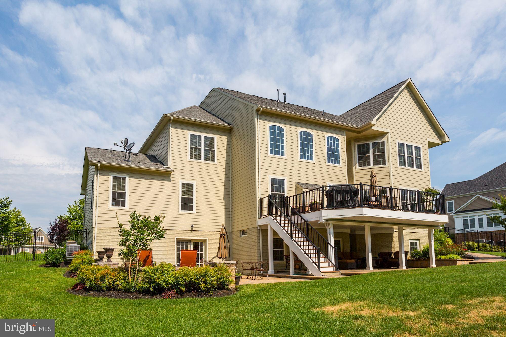 RIVERWOOD - Residential