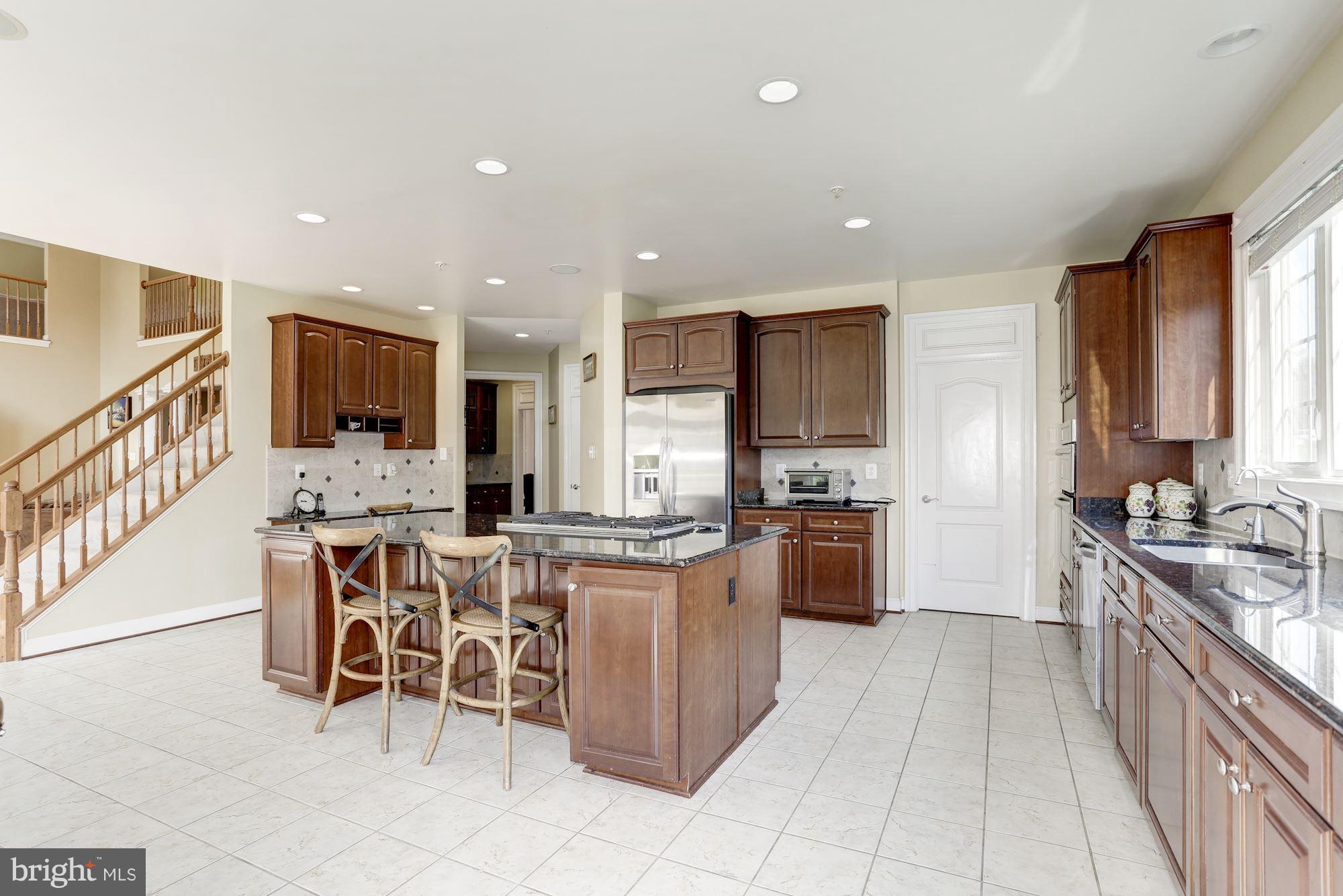 RIVERWOOD - Residential