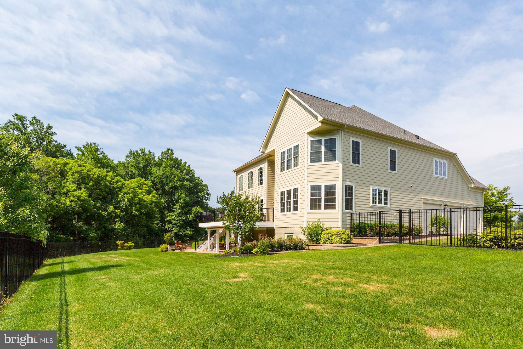 RIVERWOOD - Residential