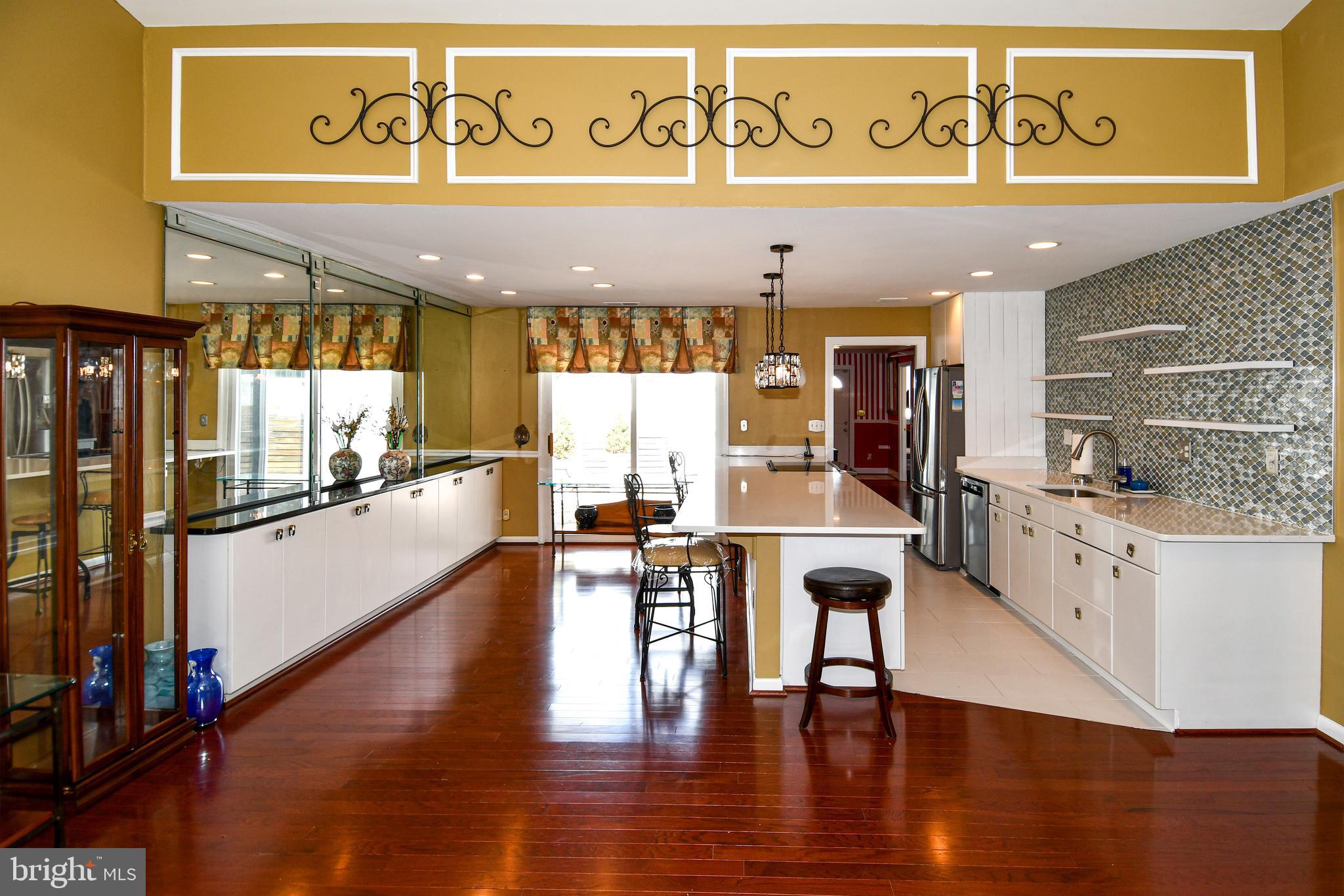 LEISURE WORLD - Residential