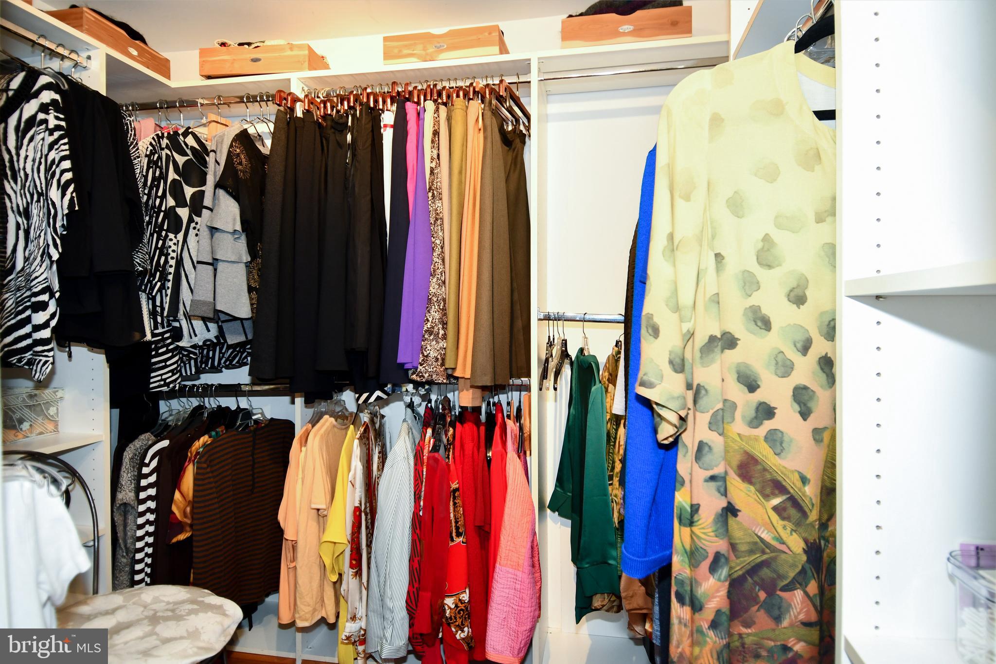 LEISURE WORLD - Residential