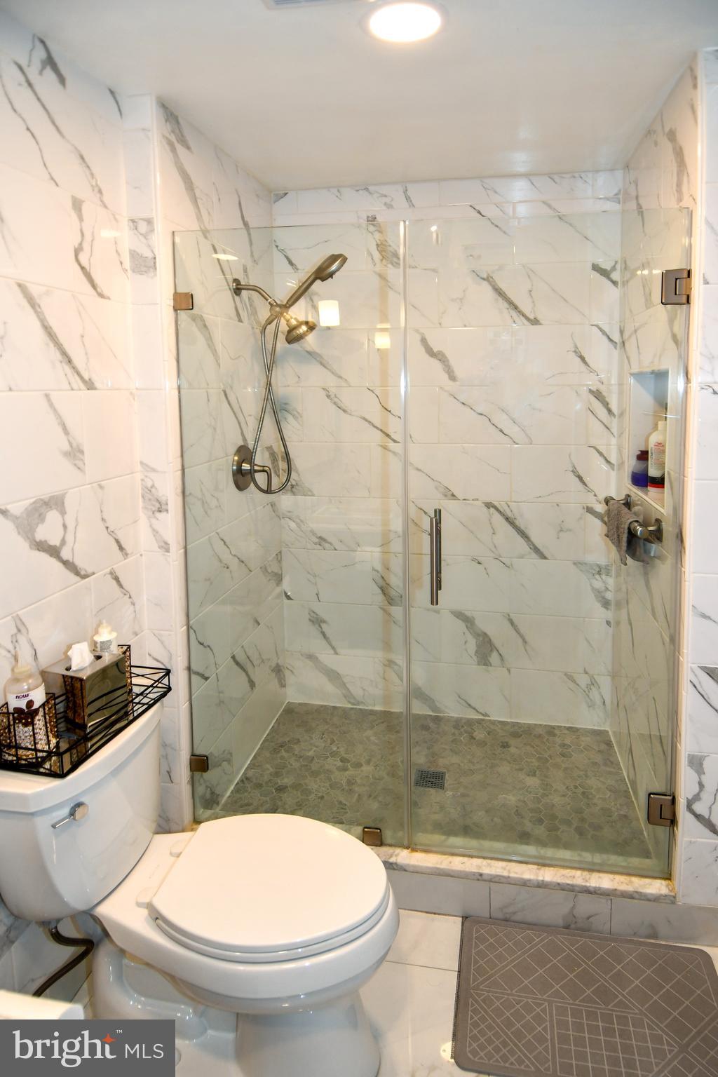 LEISURE WORLD - Residential