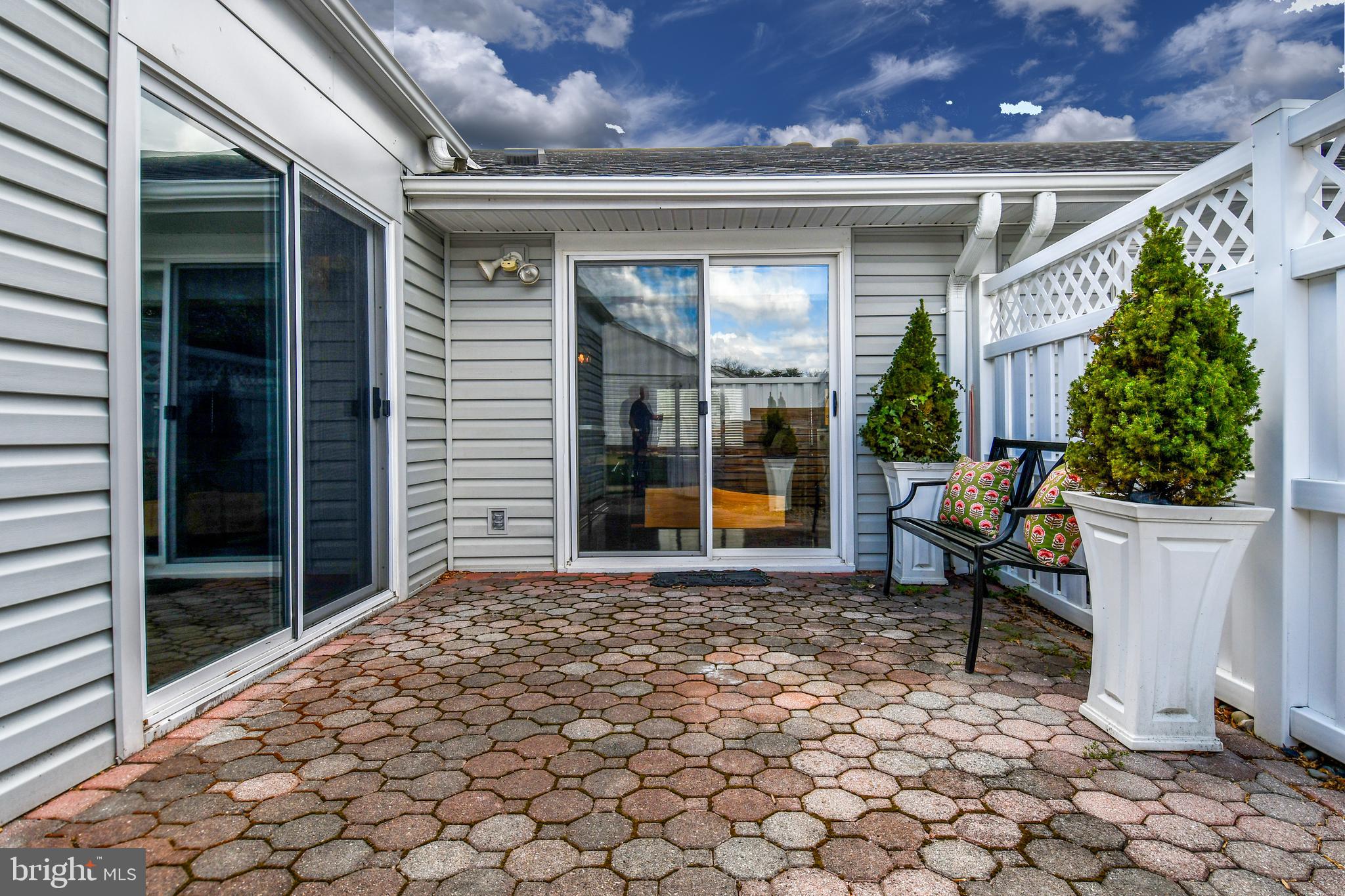 LEISURE WORLD - Residential