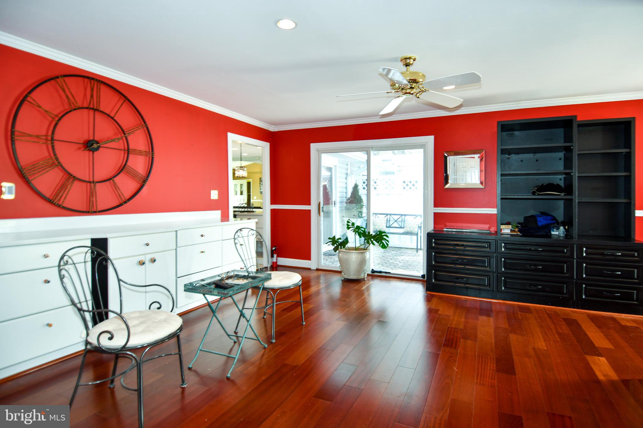 LEISURE WORLD - Residential