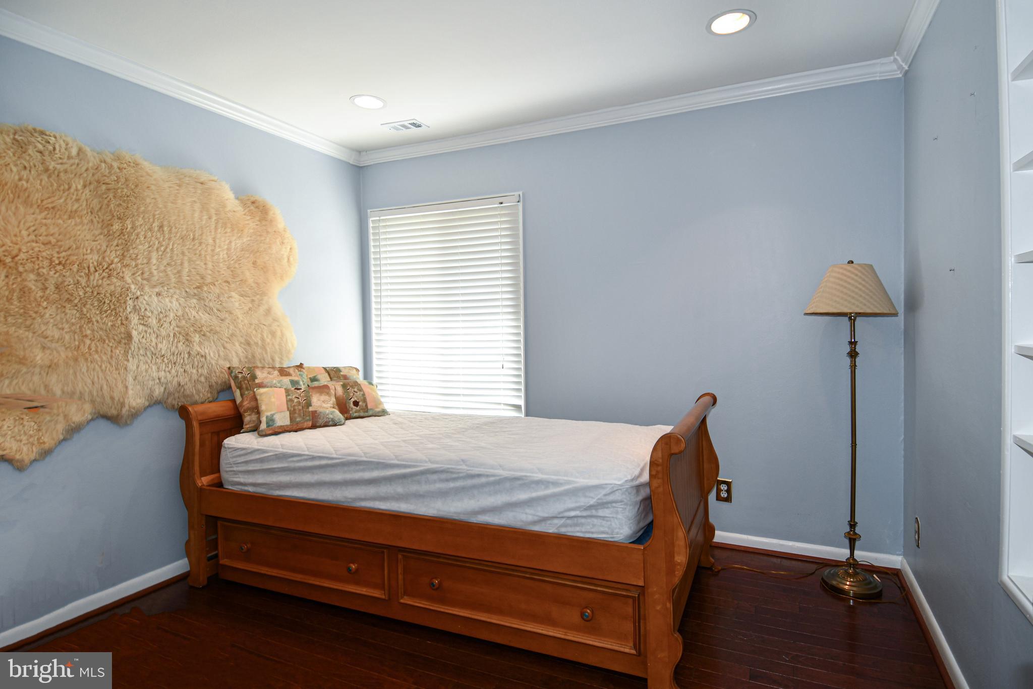 LEISURE WORLD - Residential