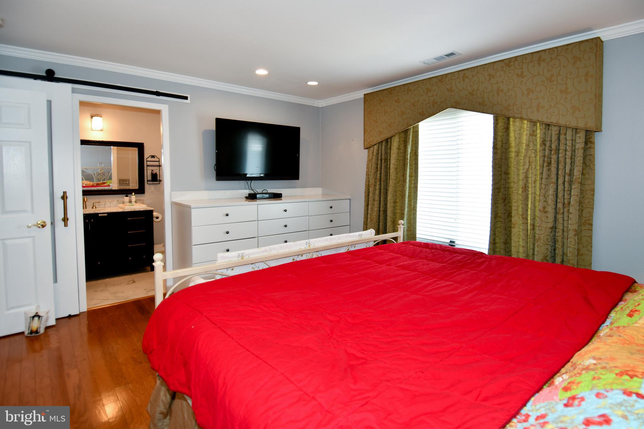 LEISURE WORLD - Residential