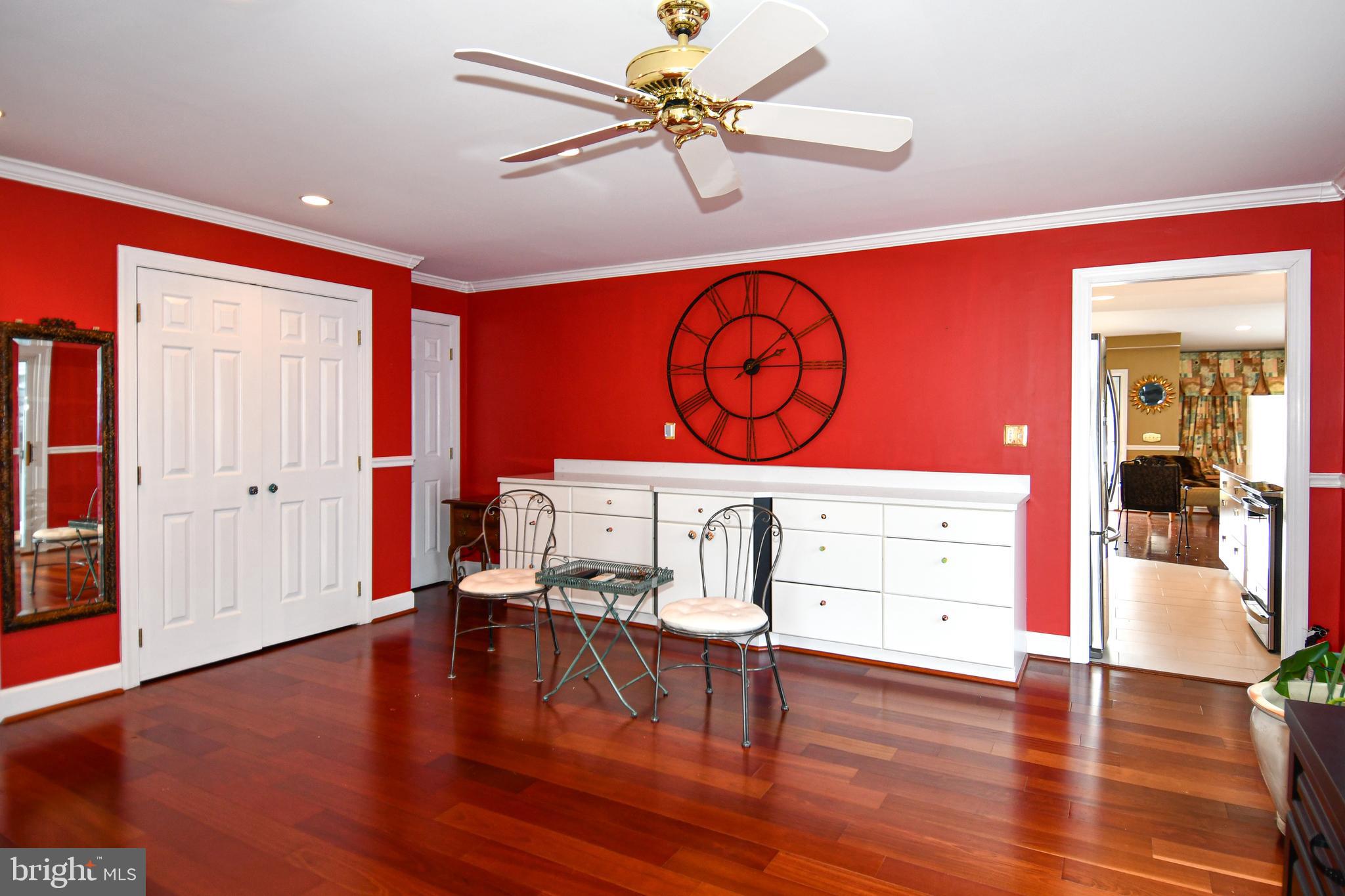 LEISURE WORLD - Residential