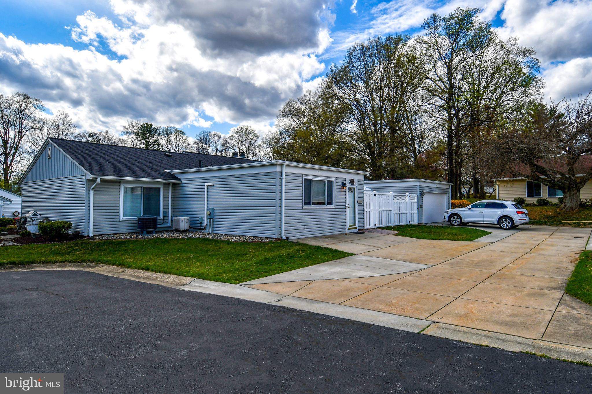 LEISURE WORLD - Residential