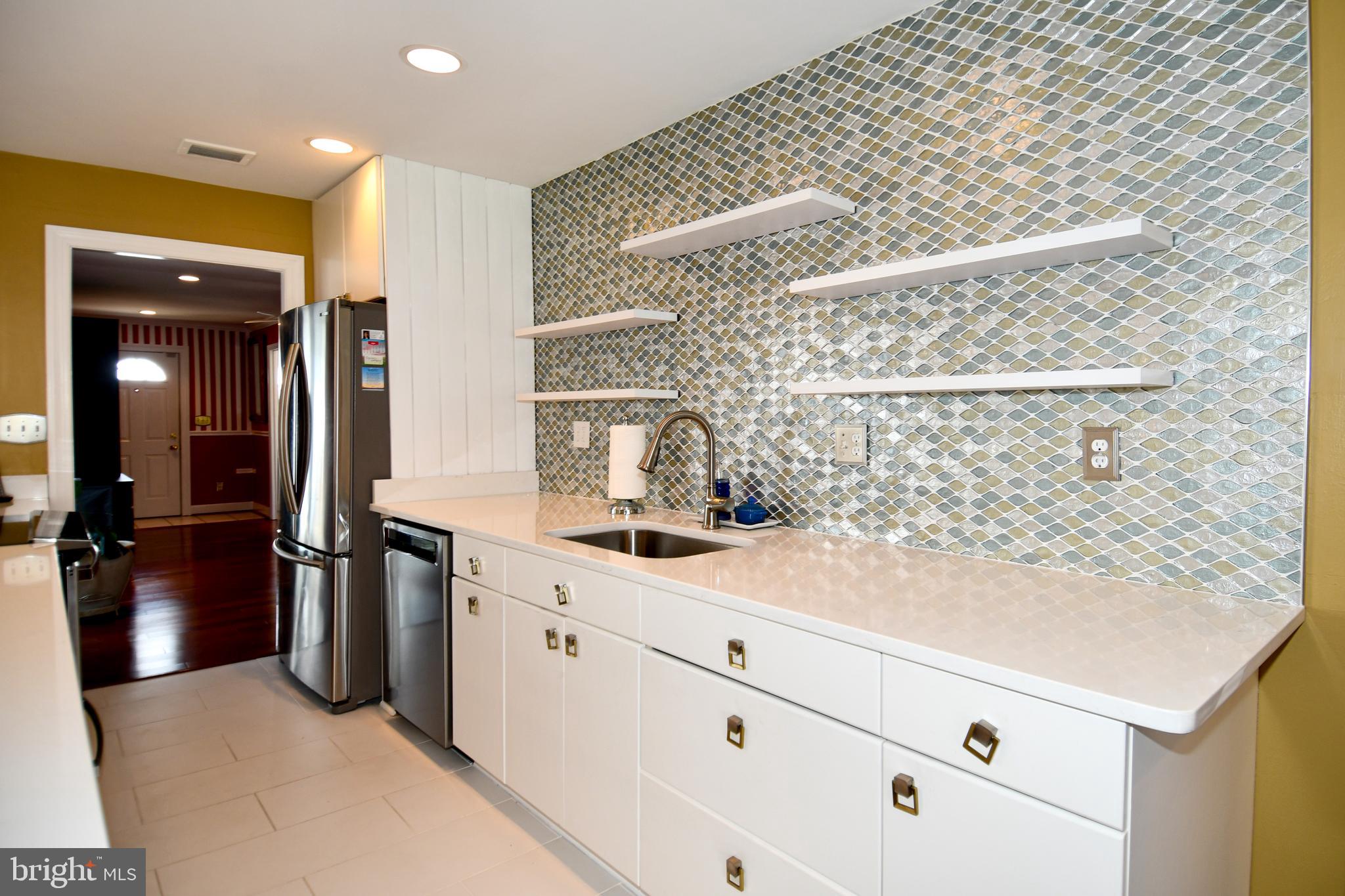 LEISURE WORLD - Residential