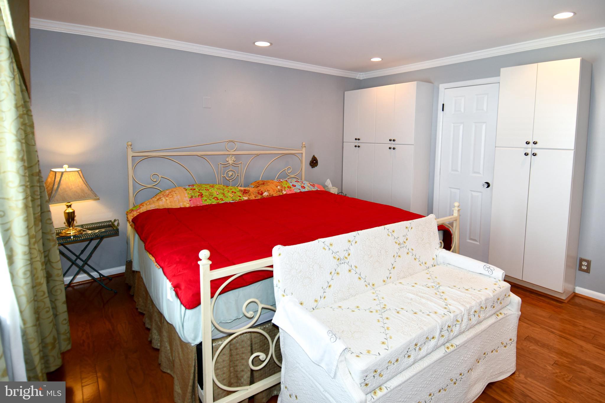 LEISURE WORLD - Residential