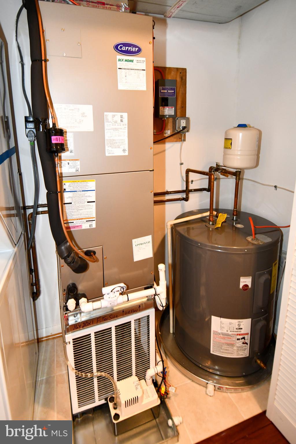 LEISURE WORLD - Residential