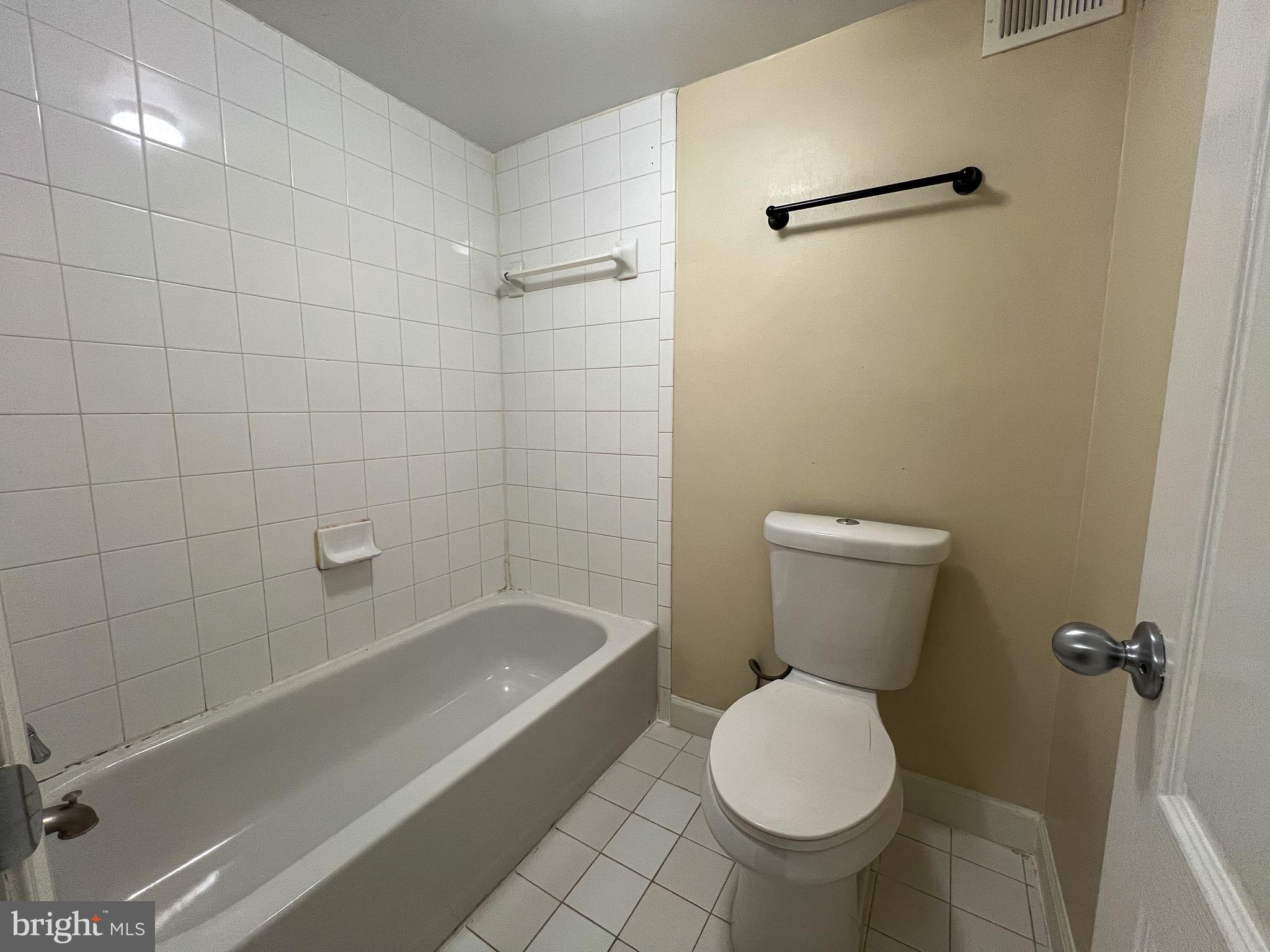 MONTGOMERY CHASE CODM - Residential Lease