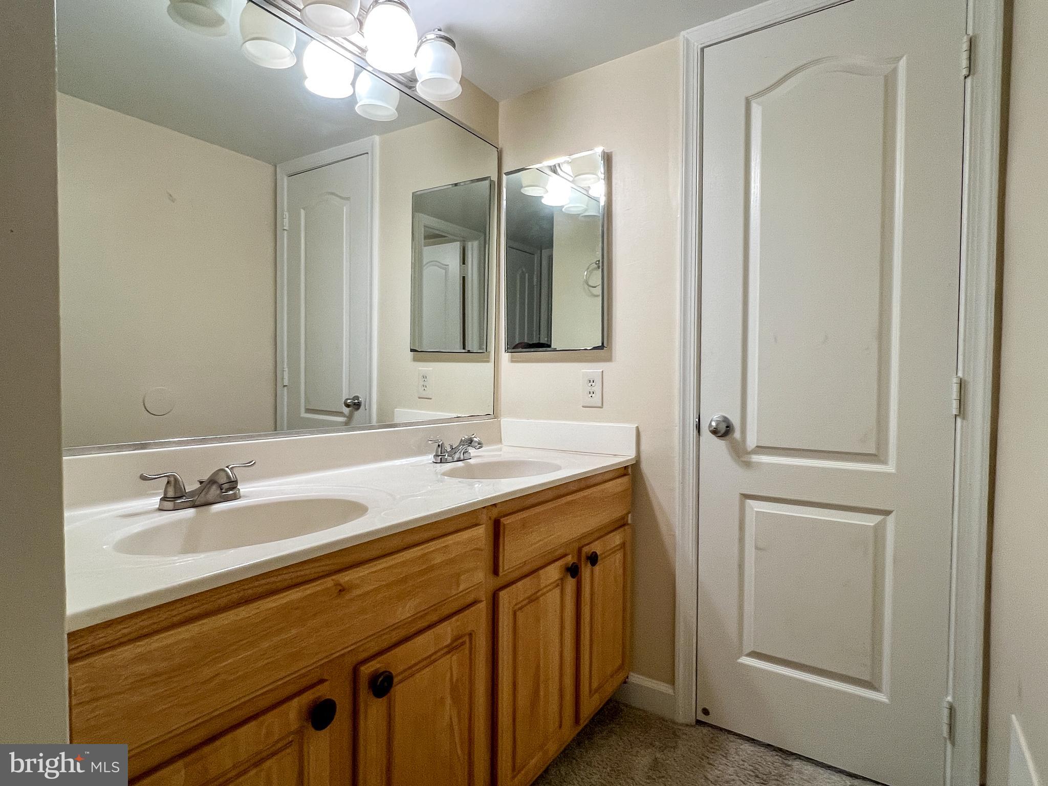 MONTGOMERY CHASE CODM - Residential Lease