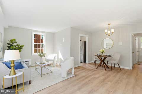 Photo of 220 N Thomas Street #220-1, ARLINGTON, VA 22203 (MLS # VAAR2074780)