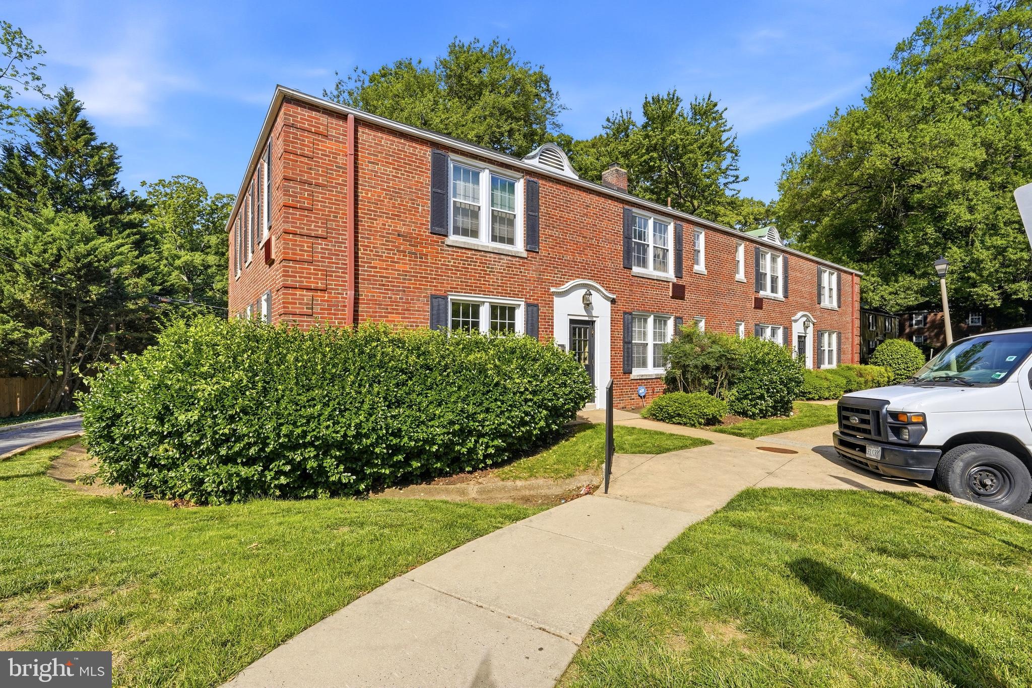 220 N THOMAS STREET 220-1
