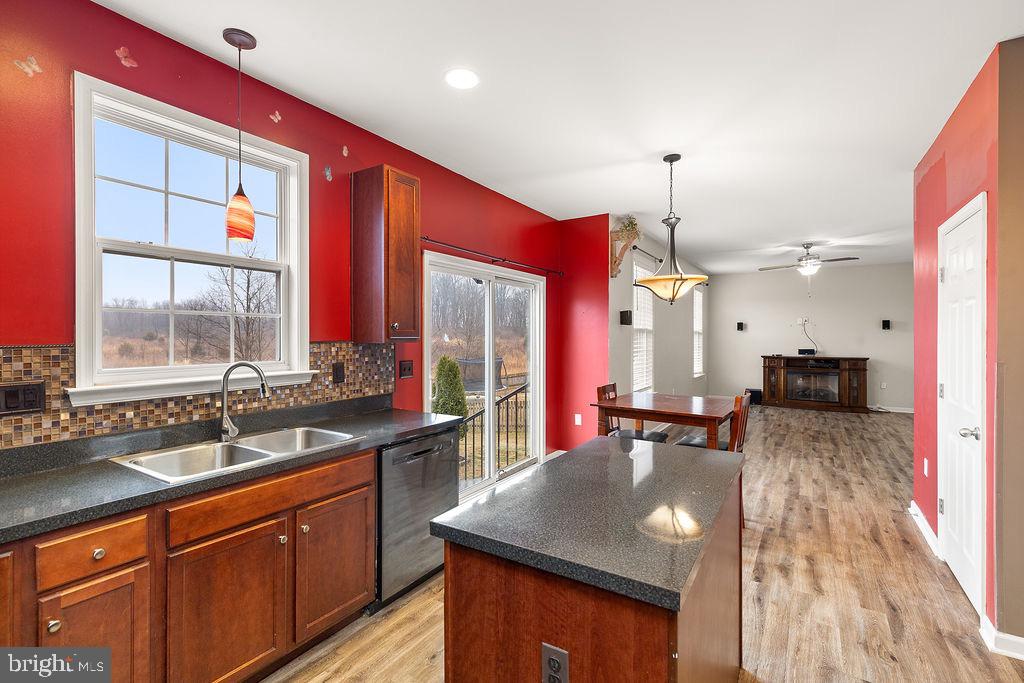 ARCHERS ROCK - Residential