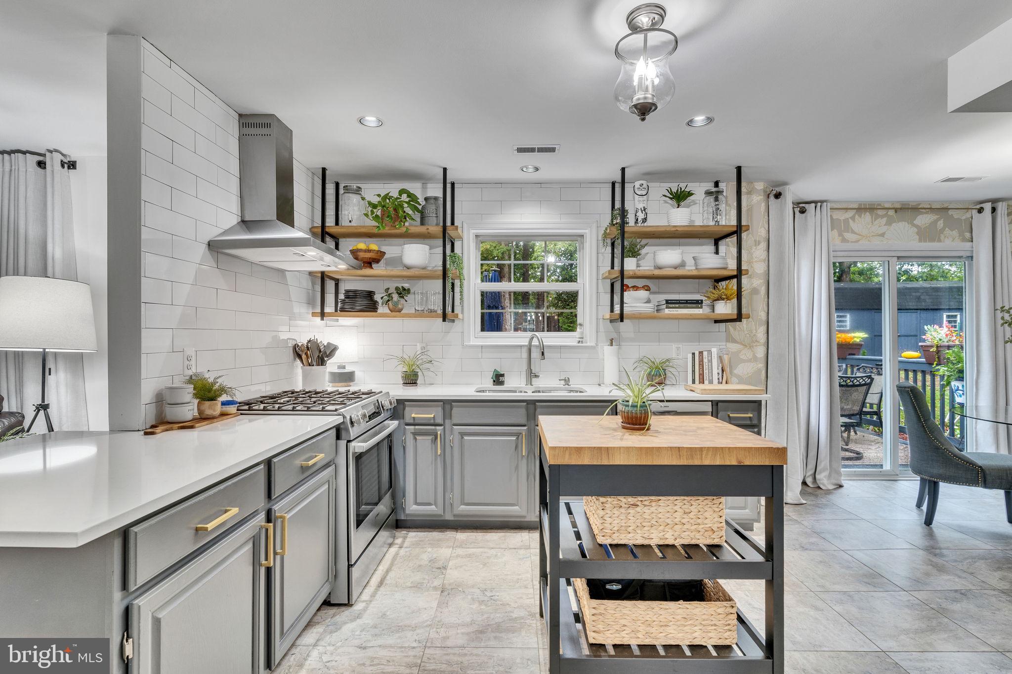 CONSTITUTION HILLS - Residential