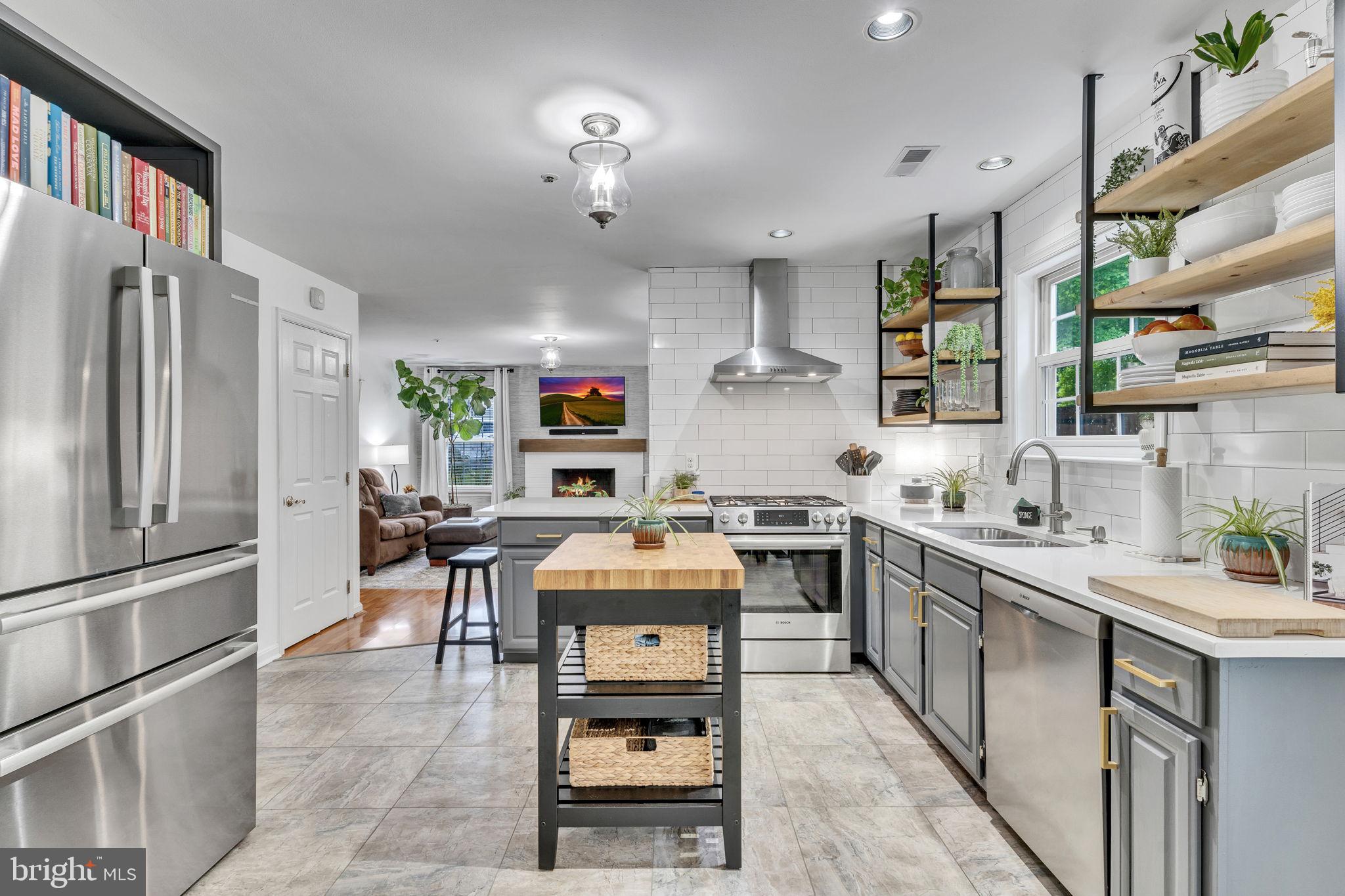 CONSTITUTION HILLS - Residential