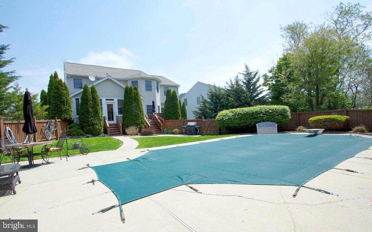 NORTH FOREST - Residential