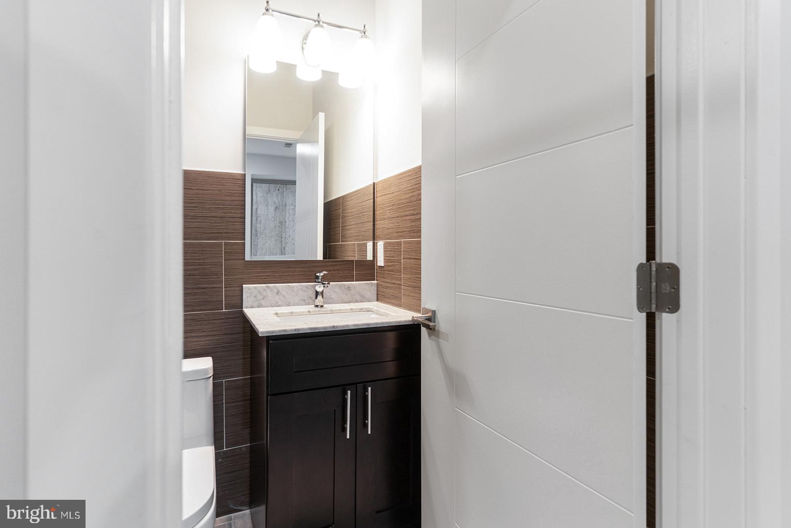 NORRIS SQUARE - Residential Lease