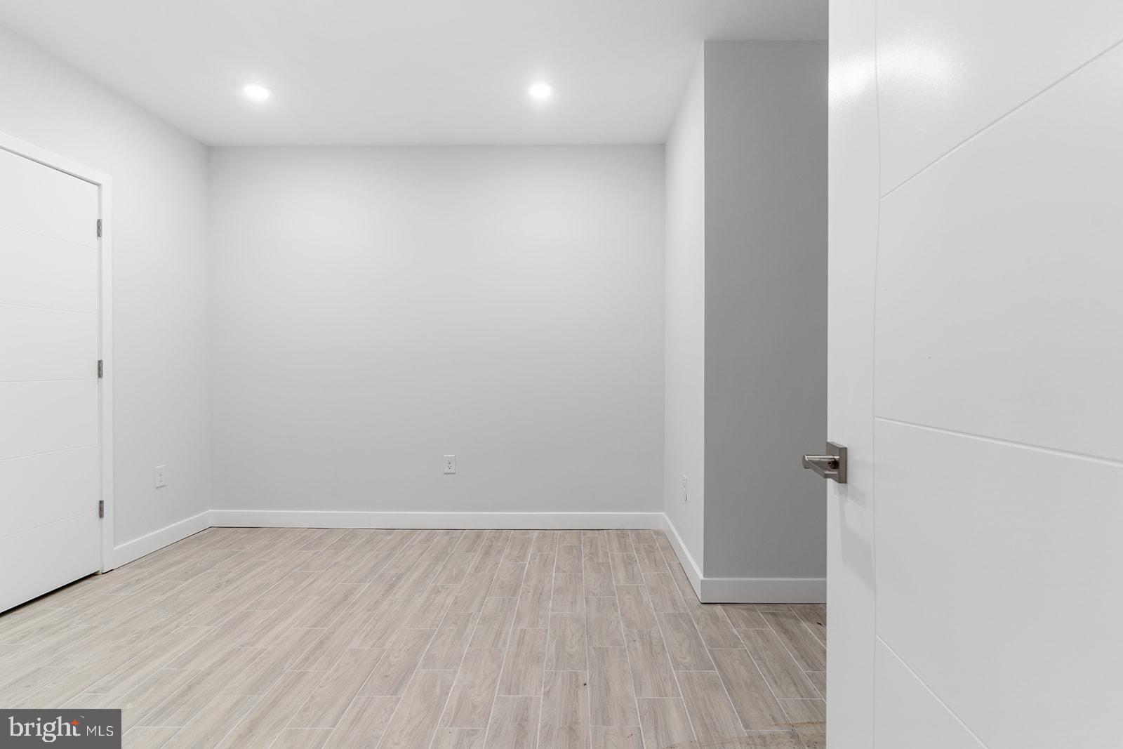 NORRIS SQUARE - Residential Lease