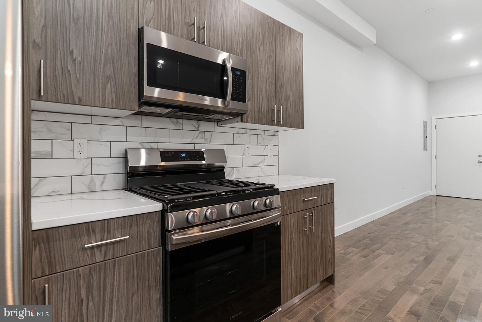 NORRIS SQUARE - Residential Lease