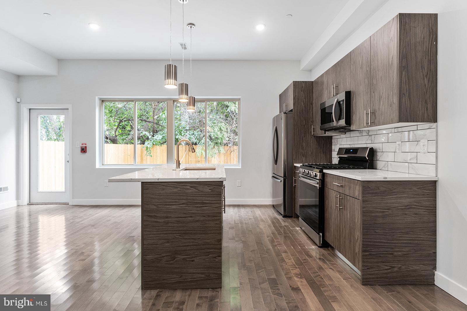 NORRIS SQUARE - Residential Lease