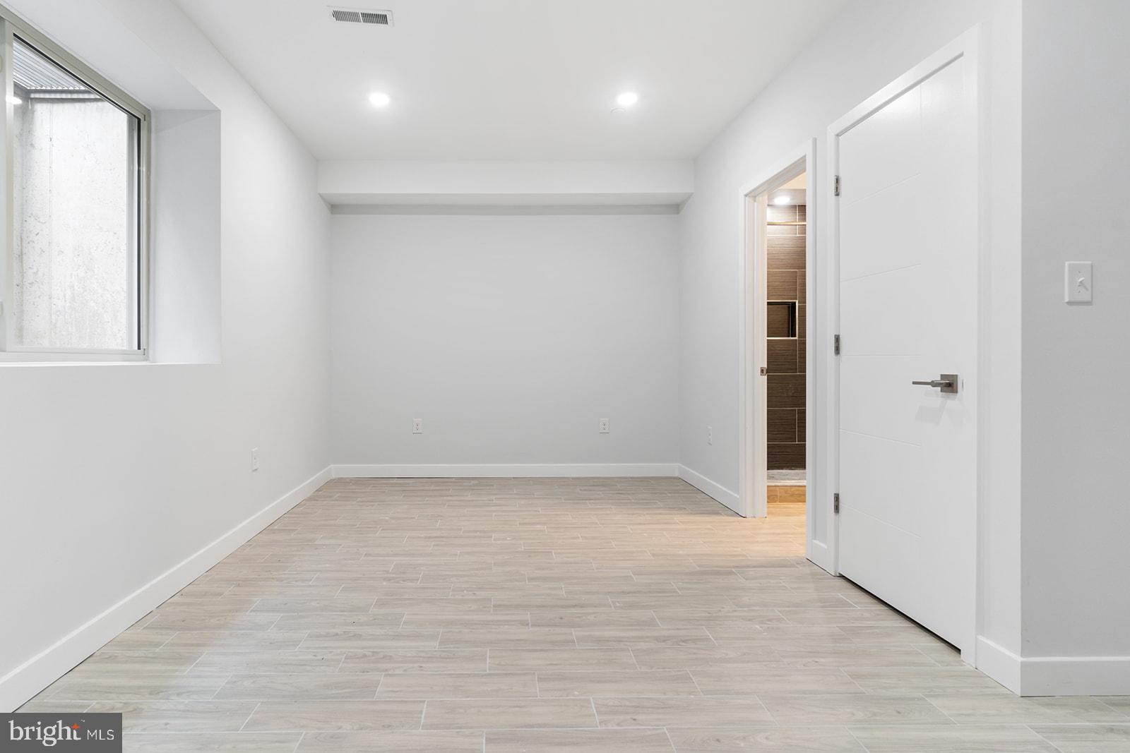 NORRIS SQUARE - Residential Lease