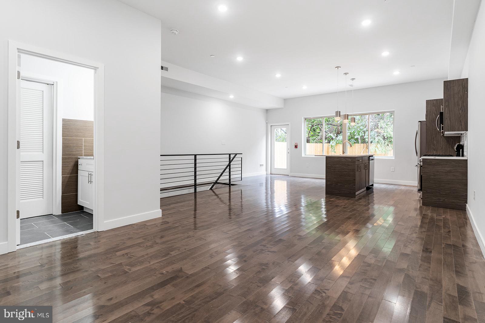 NORRIS SQUARE - Residential Lease