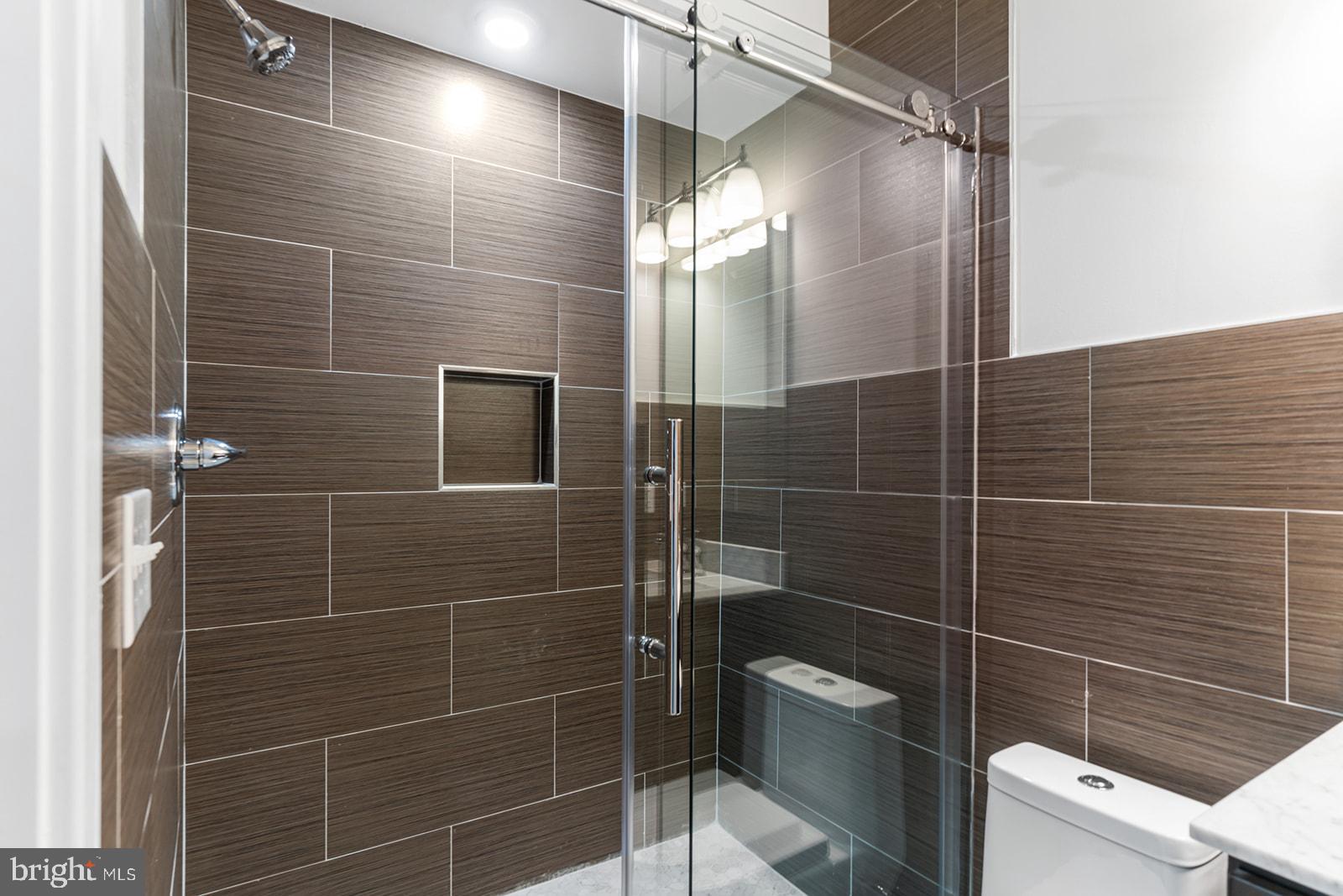 NORRIS SQUARE - Residential Lease