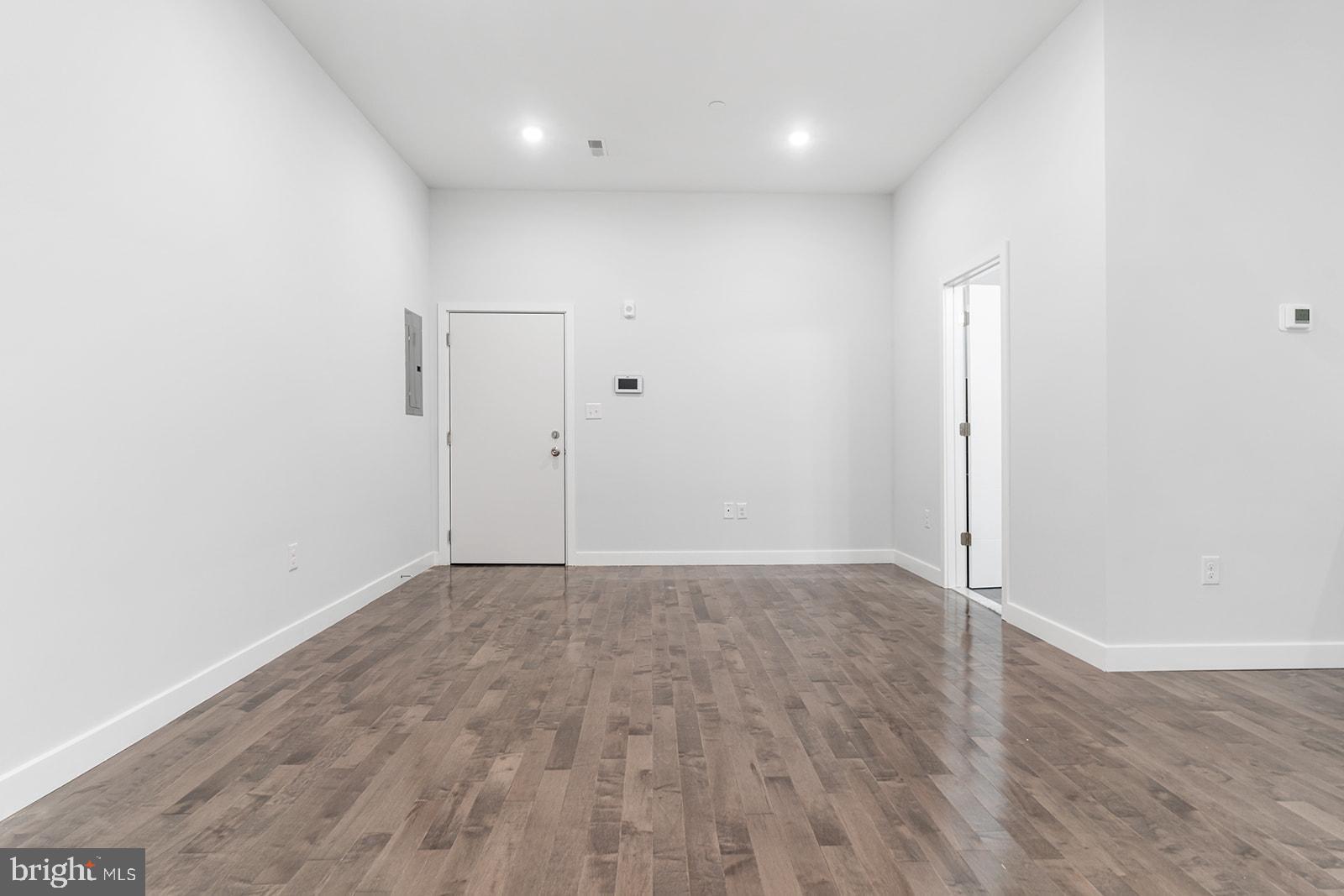 NORRIS SQUARE - Residential Lease