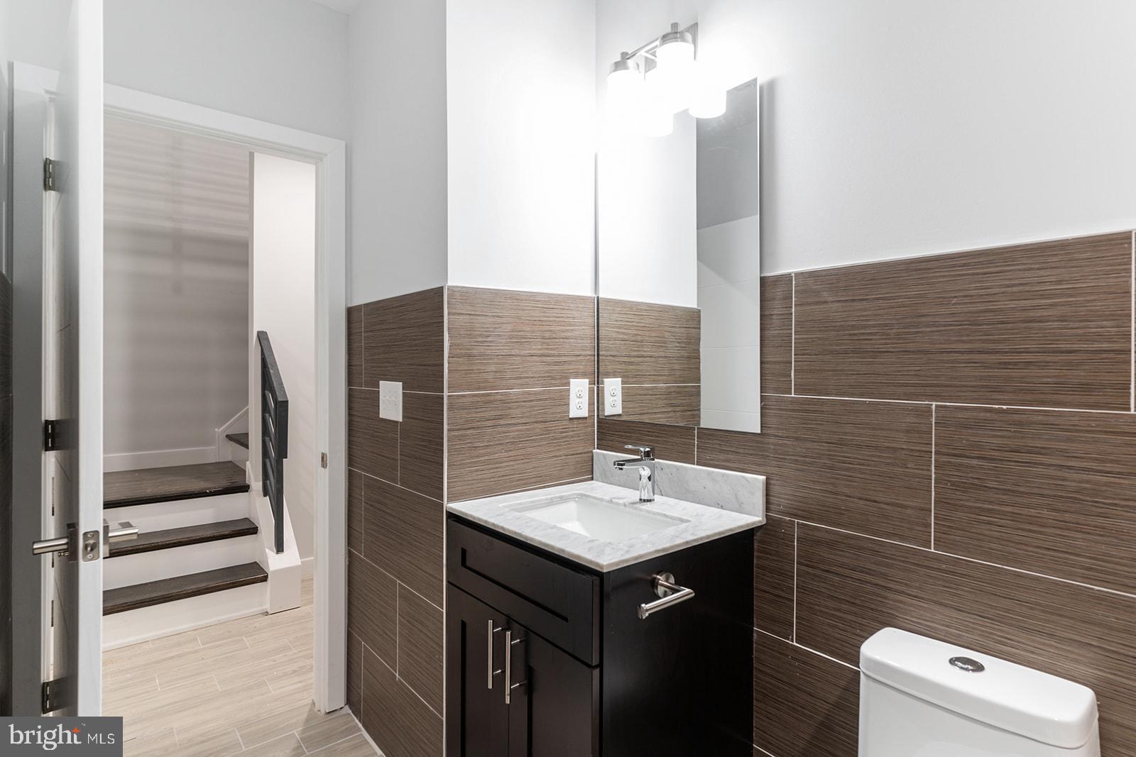 NORRIS SQUARE - Residential Lease