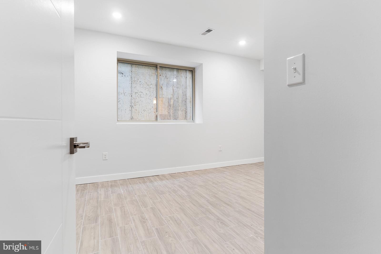 NORRIS SQUARE - Residential Lease