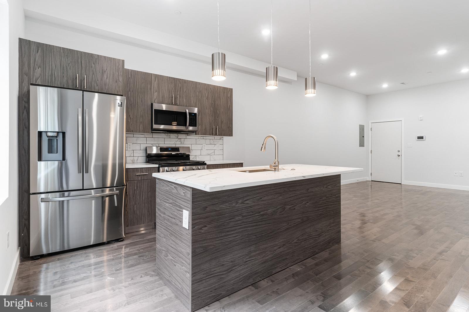 NORRIS SQUARE - Residential Lease