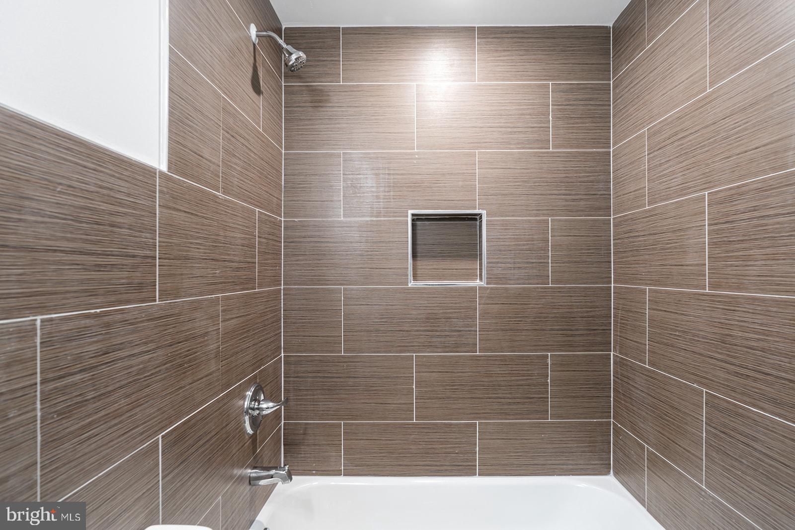 NORRIS SQUARE - Residential Lease