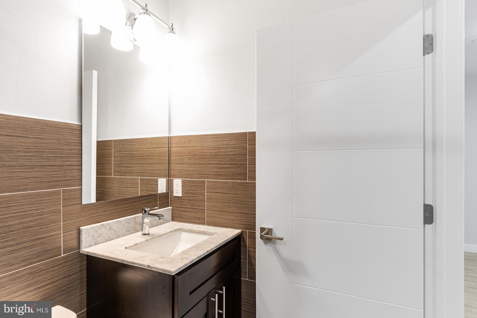 NORRIS SQUARE - Residential Lease